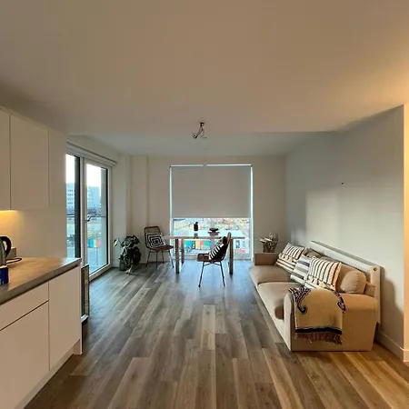 公寓 Entire 1 Bedroom To Yourself