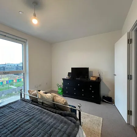 Entire 1 Bedroom To Yourself * 伦敦
