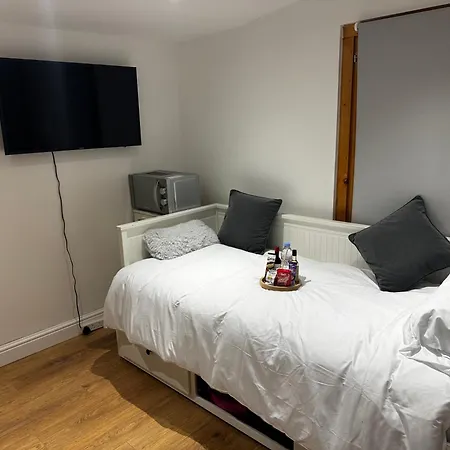 Self Contain Summer House Ensuite *