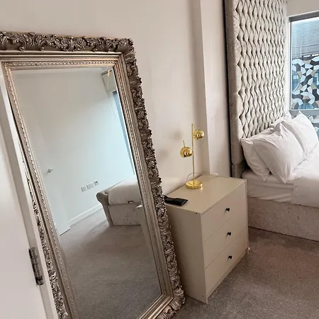 02 Arena View Apartment London