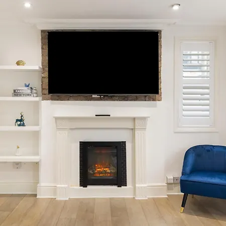 Stylish 2 Bedroom Flat In Prime Location Up To 5 Guests Apartment *