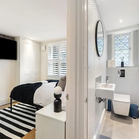 Stylish 2 Bedroom Flat In Prime Location Up To 5 Guests Apartment *