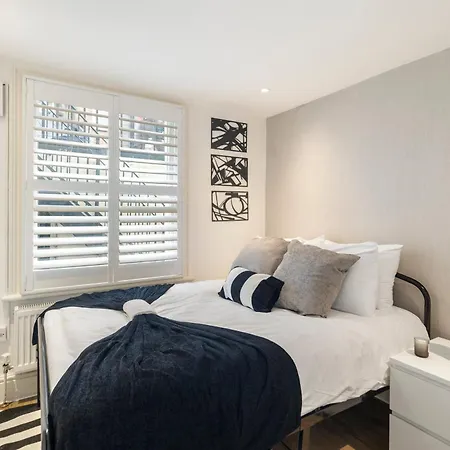 Stylish 2 Bedroom Flat In Prime Location Up To 5 Guests Apartment *