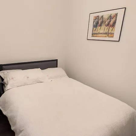 Hill House Guest house *