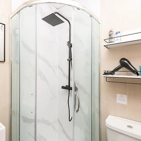 King Cross Collective - By Aura Hostel *
