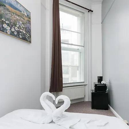 Hostel King Cross Collective - By Aura *