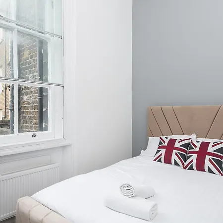 Hostel King Cross Collective - By Aura *
