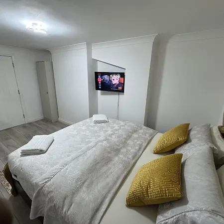 Cozy 2br-5guests-near Attractions-garden London