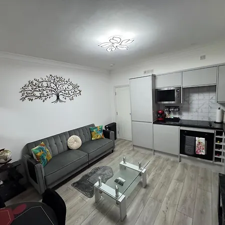 Apartment Cozy 2br-5guests-near Attractions-garden