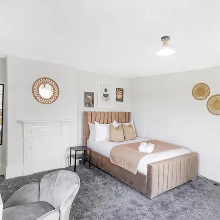 Apartment In Chiswick *