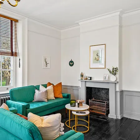 In Chiswick Apartment