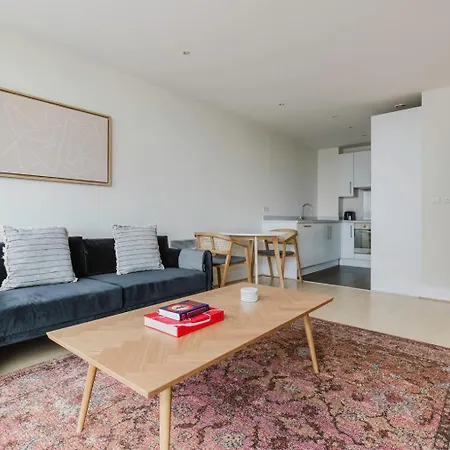Blueground Nine Elms Doorman Furnished Lon-580 Apartment London