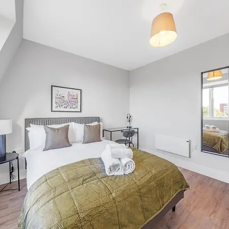 Apartment 2 Bed Spacious Brand New Flat London