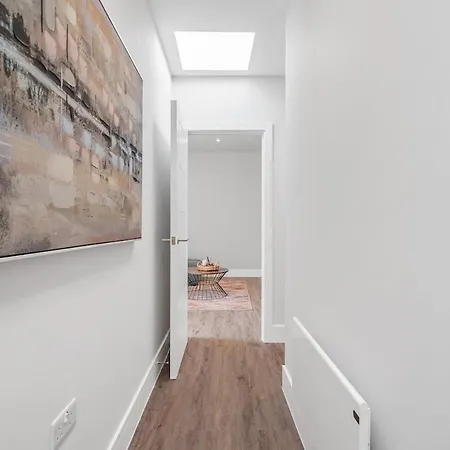 2 Bed Spacious Brand New Flat
