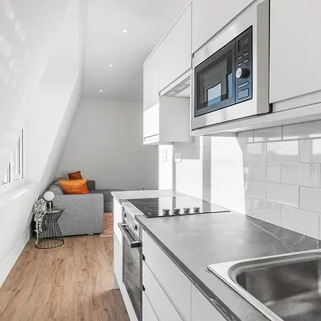 Apartment 2 Bed Spacious Brand New Flat