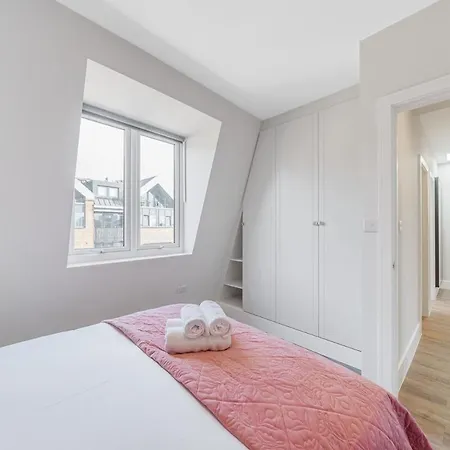 2 Bed Spacious Brand New Flat Apartment *