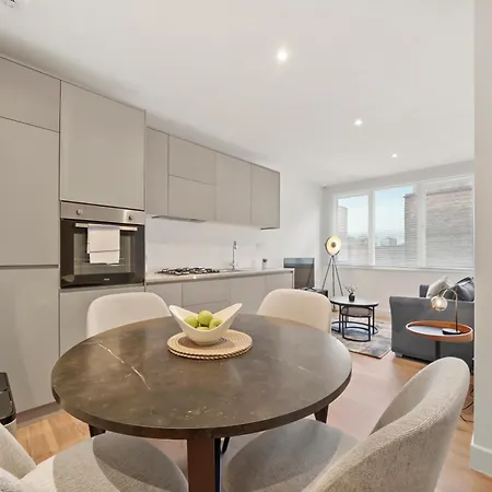 Stylish & Spacious Modern Near Dalston Kingsland Station Londres