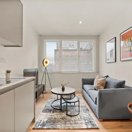 Stylish & Spacious Modern Near Dalston Kingsland Station