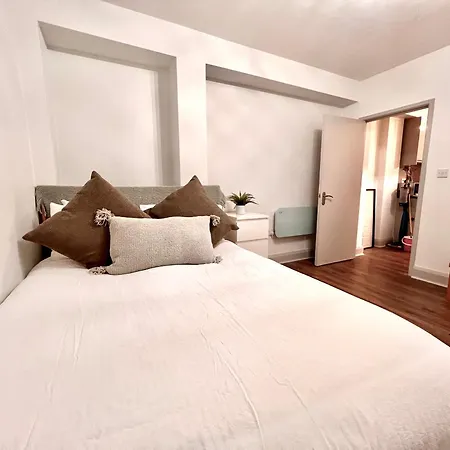 Fully Refurbed 2025 1 Minute To Old Street Station *