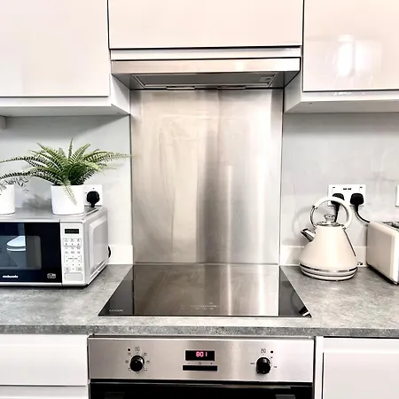 Fully Refurbed 2025 1 Minute To Old Street Station *