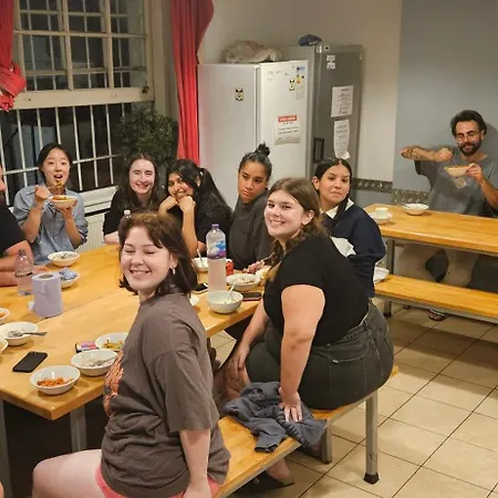 Hostel Astor Victoria *
