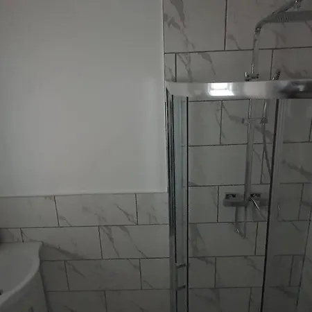 Exquisite And Modern 2 Bed Maisonette Holiday home