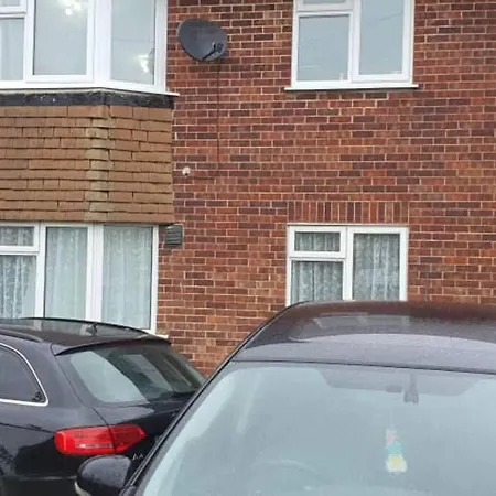 Exquisite And Modern 2 Bed Maisonette