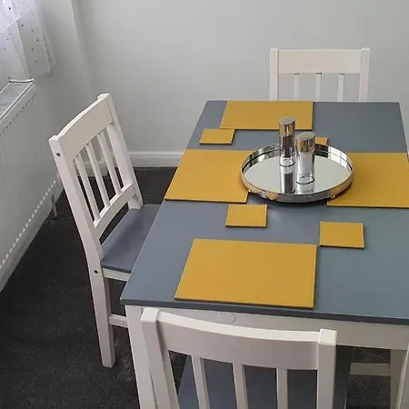 Exquisite And Modern 2 Bed Maisonette Holiday home