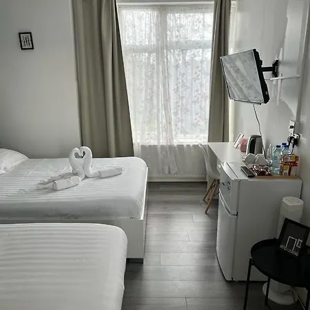Diana Hotel *
