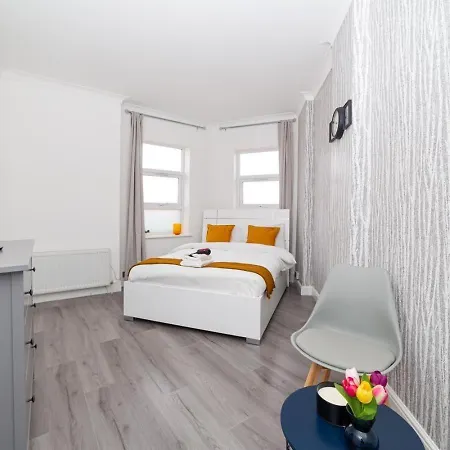 Hotel Diana *