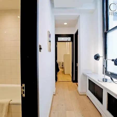 Apartment Harrods Hideaway 3 Bedroom Flat *