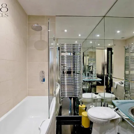 Apartment Harrods Hideaway 3 Bedroom Flat London