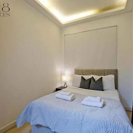 Harrods Hideaway 3 Bedroom Flat * London