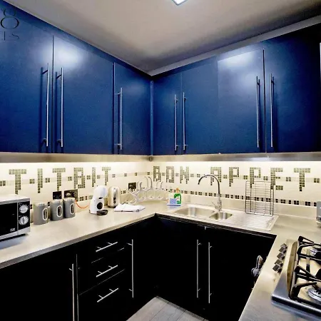 Apartment Harrods Hideaway 3 Bedroom Flat