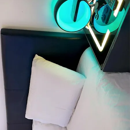 Cozy Double With En-suite: Smart Amenities & Shared Living