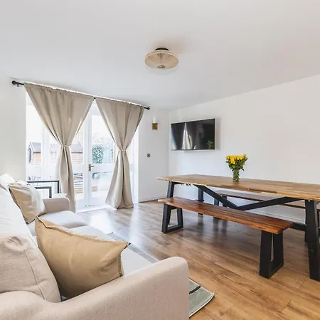 Arte Stays: Spacious Garden House In Stratford With Free Parking * London