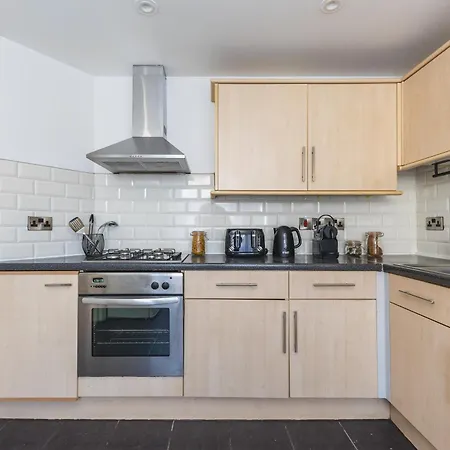 Vakantiehuis Arte Serviced Stratford - 3 Bedrooms 2 Bathrooms London, Stratford, Maryland, Free Parking, Garden, Weekly Or Monthly - Up To 8 Guests