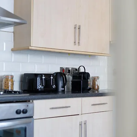 Arte Stays: Spacious Garden House In Stratford With Free Parking Holiday home *