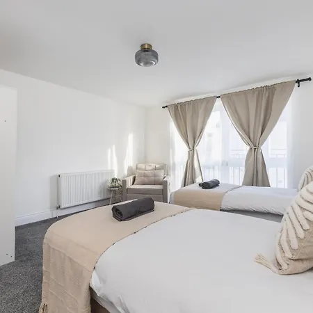 Arte Stays: Spacious Garden House In Stratford With Free Parking *