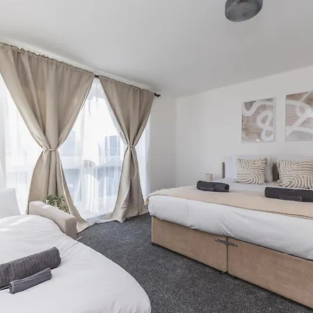 Arte Stays: Spacious Garden House In Stratford With Free Parking *