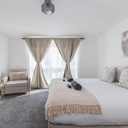 Arte Stays: Spacious Garden House In Stratford With Free Parking *