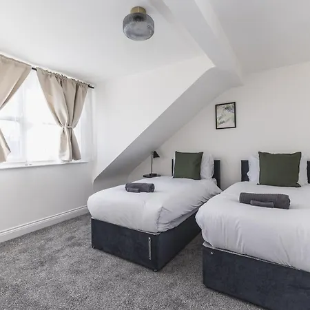 Arte Stays: Spacious Garden House In Stratford With Free Parking Holiday home