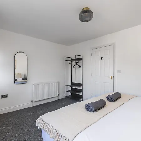 Holiday home Arte Stays: Spacious Garden House In Stratford With Free Parking London
