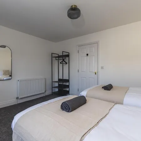 Arte Stays: Spacious Garden House In Stratford With Free Parking *