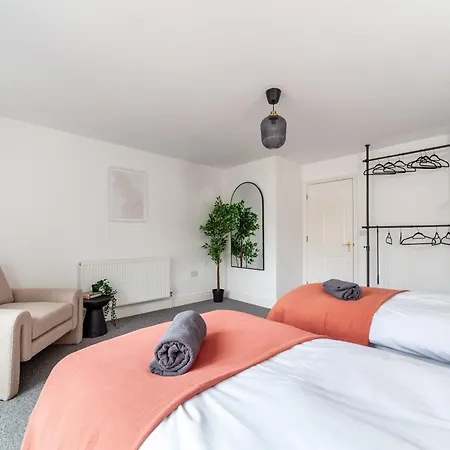 Arte Stays: Spacious Garden House In Stratford With Free Parking Holiday home