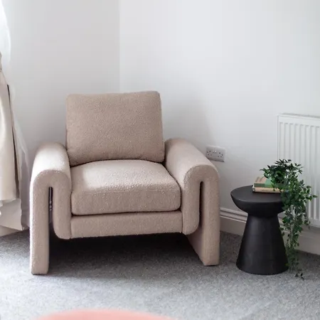 Arte Serviced Stratford - 3 Bedrooms 2 Bathrooms London, Stratford, Maryland, Free Parking, Garden, Weekly Or Monthly - Up To 8 Guests Vakantiehuis *