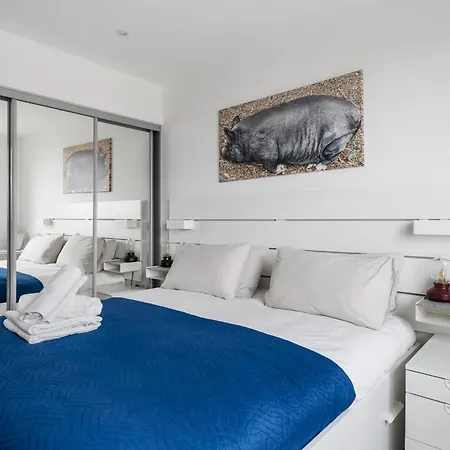 Impeccable Modern 2br Peachy Appartement Londen