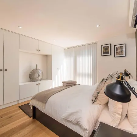 The Borough Collection Near Bridge And Borough Market * London
