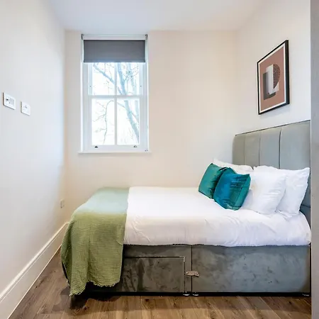 Premium Hungerford Road * London