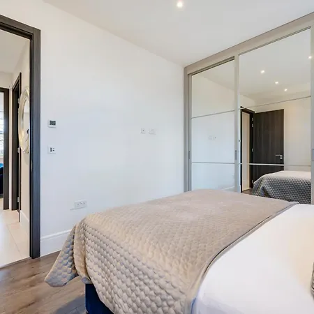Premium Hungerford Road * London